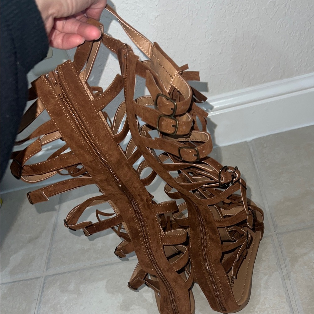 Brown Fringe Gladiator Sandals NEW Size 7 - Picture 7 of 15